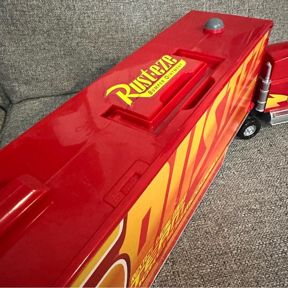 Disney Pixar Cars Mack Hauler Truck Vehicle Lights Sounds - Picture 8 of 11